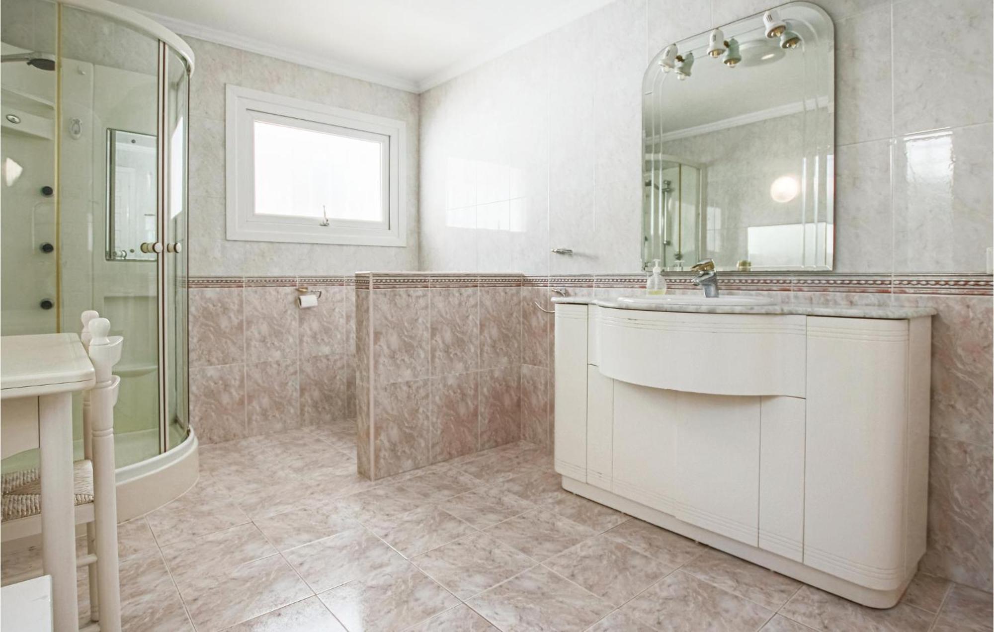 Holiday home Gorgeous In With Wifi Benalmadena